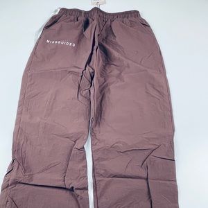COORD NYLON JOGGER MISSGUIDED
CHOCOLATE